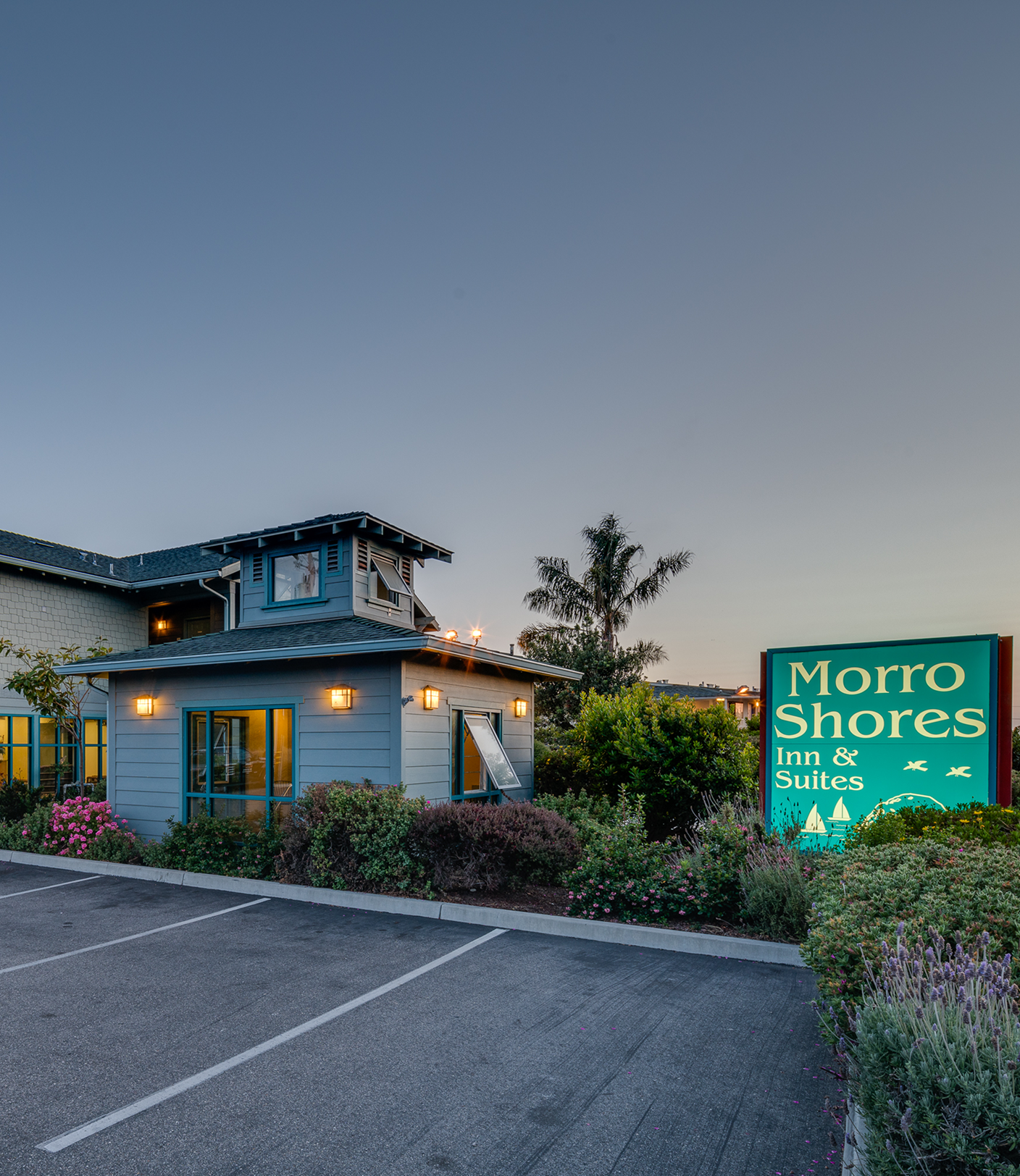 Morro Shores Inn & Suites