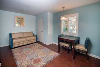Morro Shores Inn Guest Rooms - Sofa Sleeper And Dining Table
