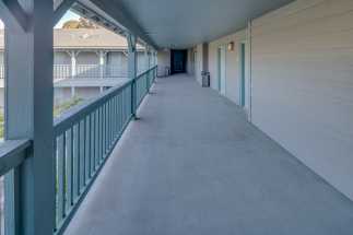Morro Shores Inn & Suites - Exterior Corridors At Morro Shores Inn