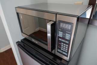 Morro Shores Inn Guest Rooms - Microwave And Fridge