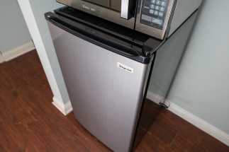 Morro Shores Inn Guest Rooms - Microwave And Fridge